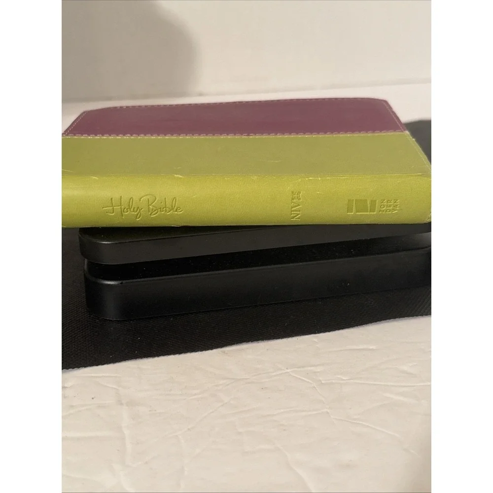 2006 NIV New International Version Holy Bible‎ Lime Green & Maroon-Red Lettering